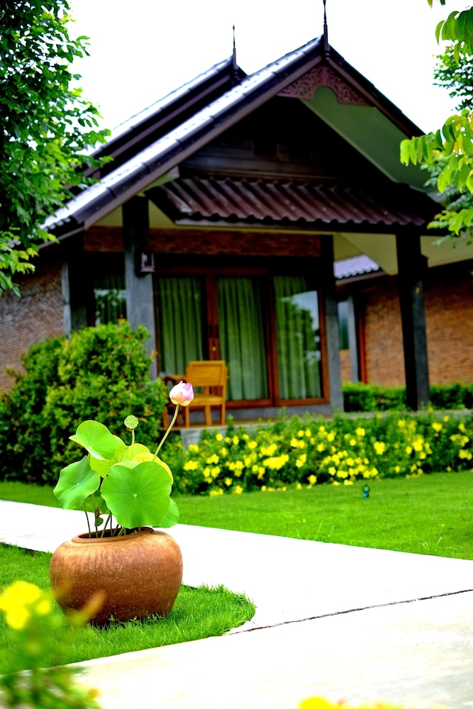 sawasdee sukhothai resort