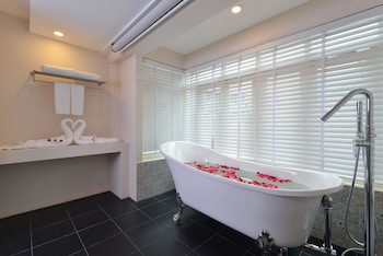 siam champs elyseesi unique hotel