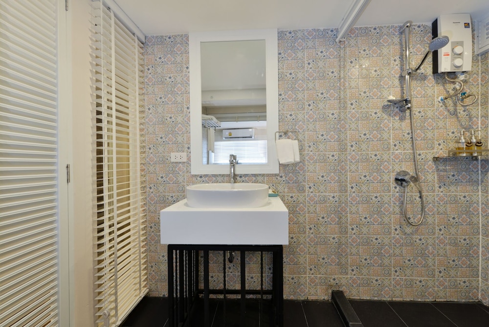 siam champs elyseesi unique hotel