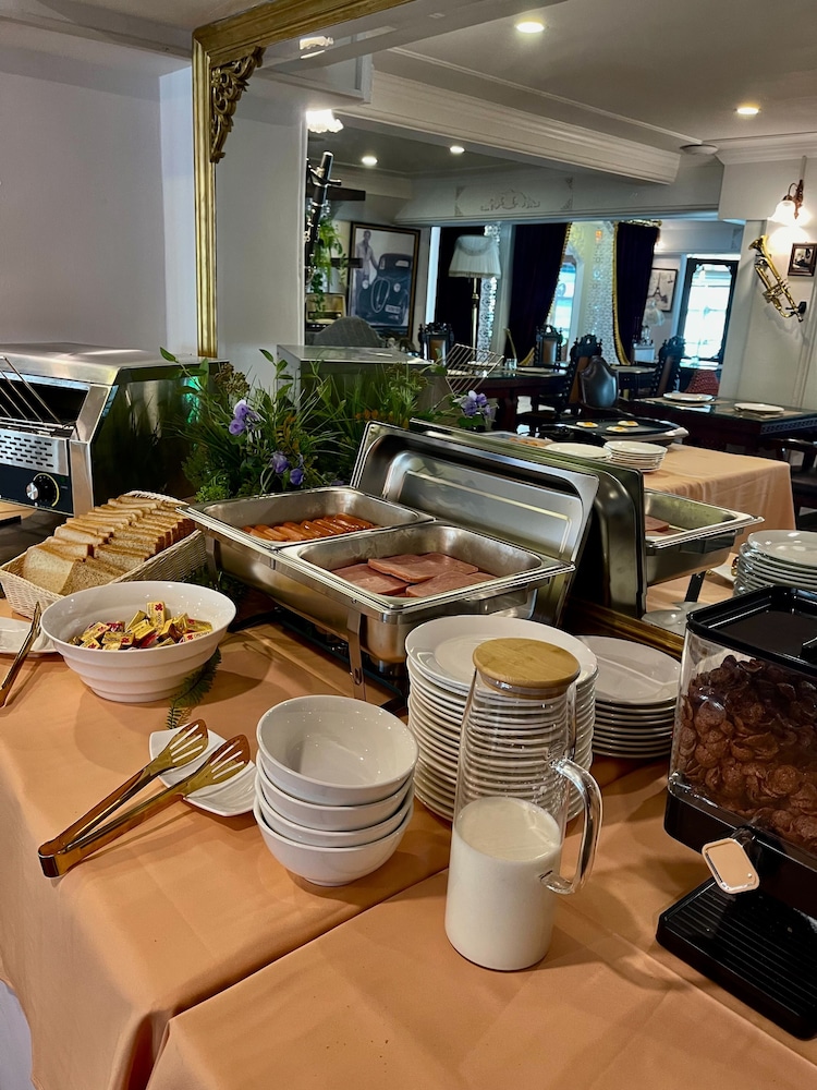 siam champs elyseesi unique hotel