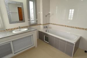 v place residence