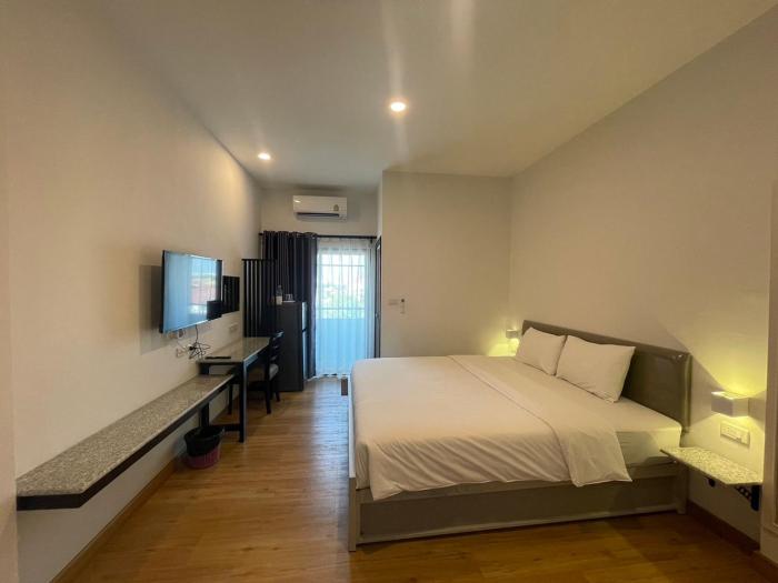 chonlapruk lakeside hotel