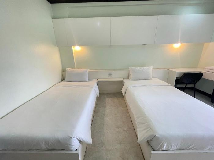 chonlapruk lakeside hotel