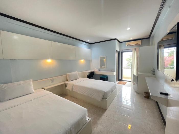 chonlapruk lakeside hotel