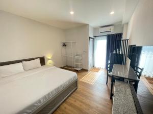 chonlapruk lakeside hotel