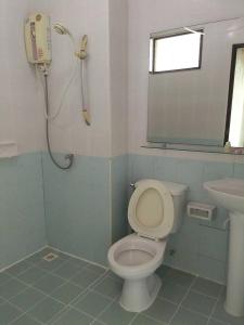 chonlapruk lakeside hotel