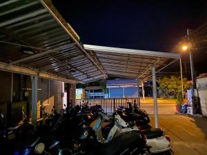 chonlapruk lakeside hotel