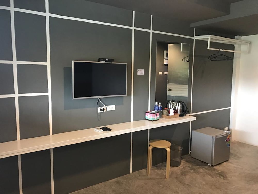 takuapa station hotel