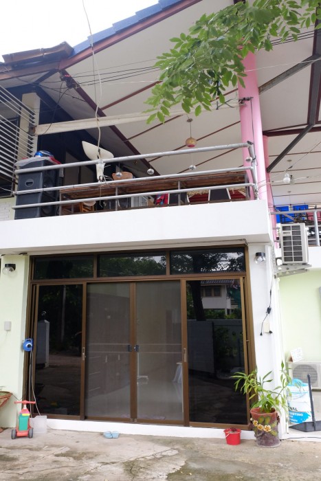 chomlay restaurant and room for rent