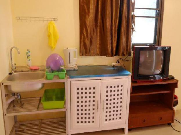 chomlay restaurant and room for rent