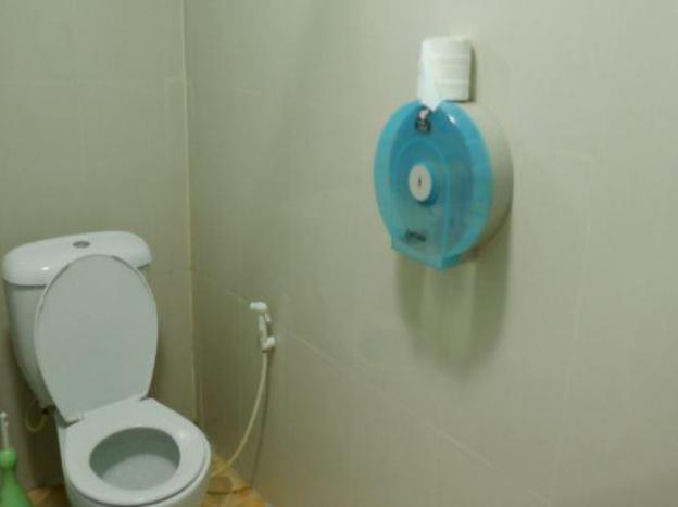 chomlay restaurant and room for rent