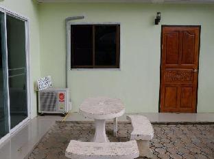 chomlay restaurant and room for rent