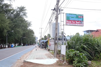 chomlay restaurant and room for rent