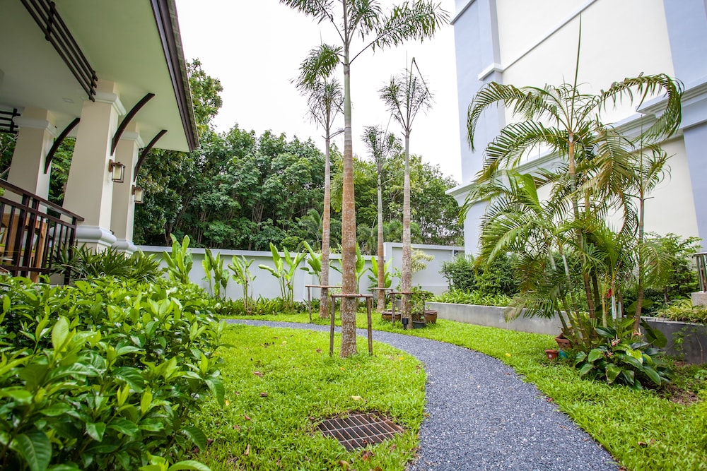 wanarom residence hotel