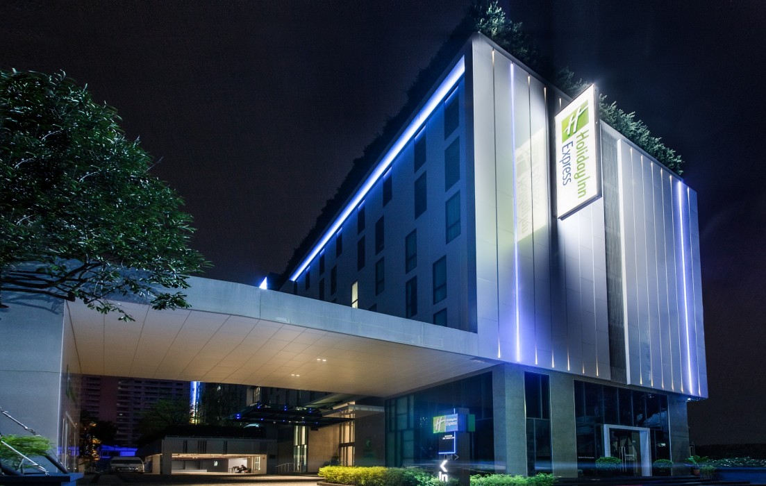 holiday inn express bangkok soi soonvijai by ihg
