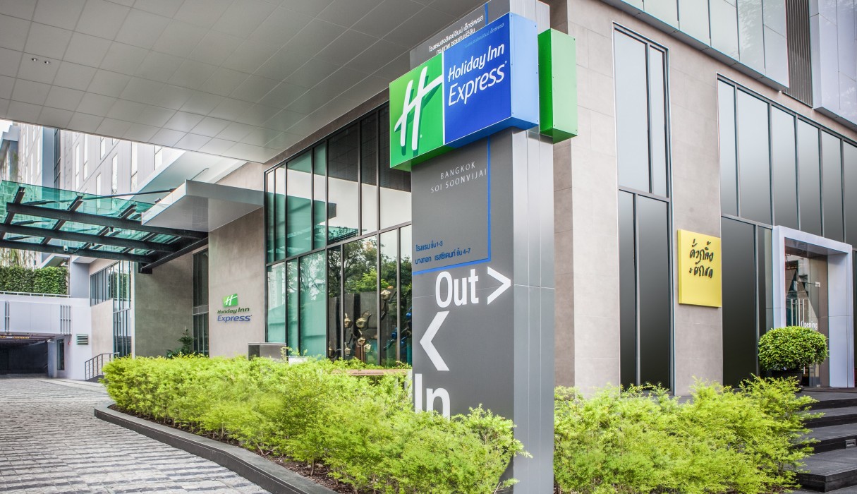 holiday inn express bangkok soi soonvijai by ihg