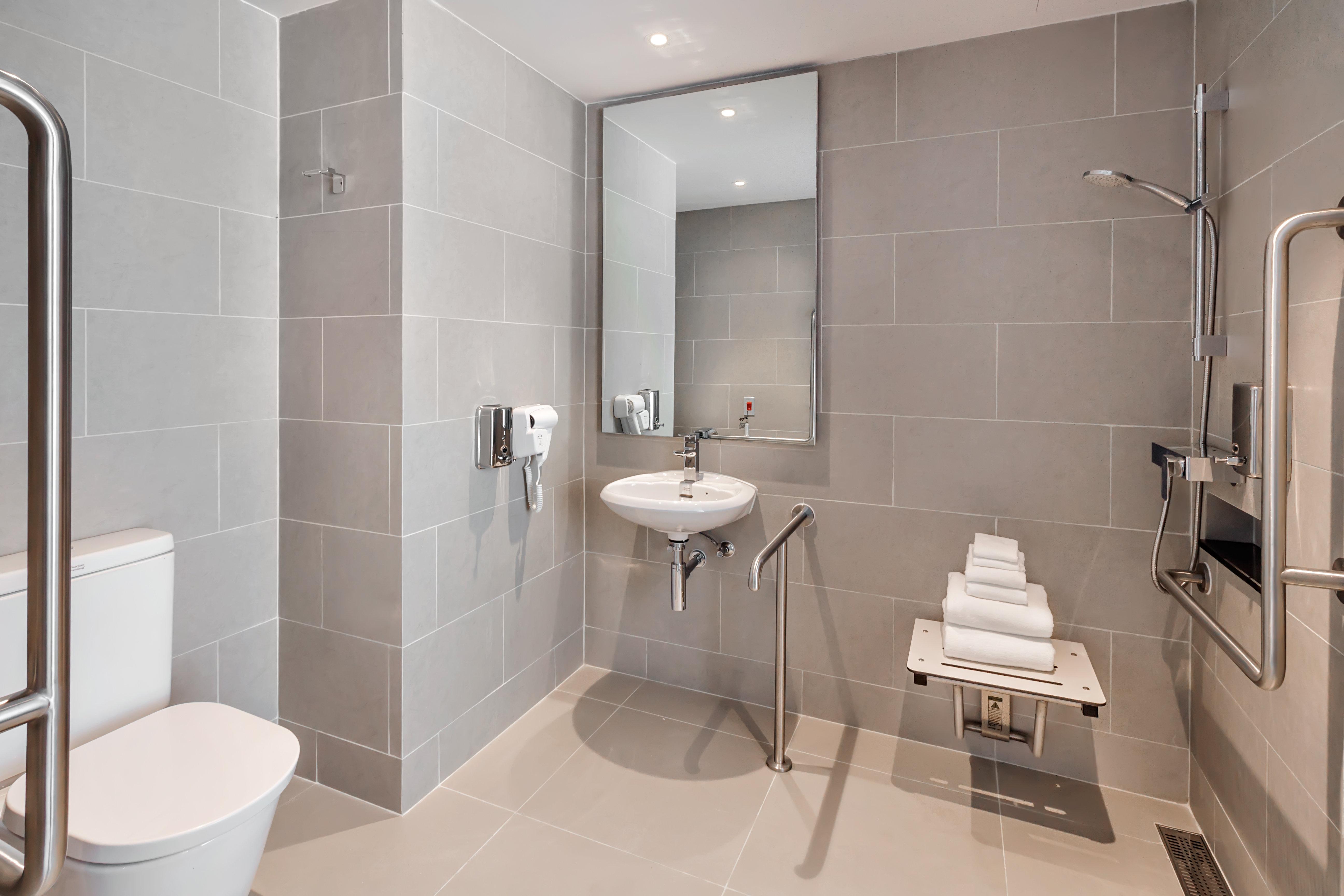 holiday inn express bangkok soi soonvijai by ihg