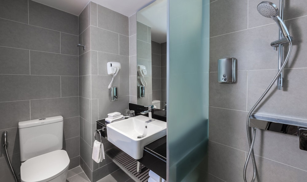 holiday inn express bangkok soi soonvijai by ihg