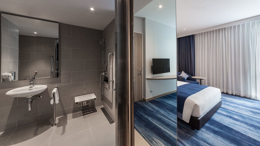 holiday inn express bangkok soi soonvijai by ihg