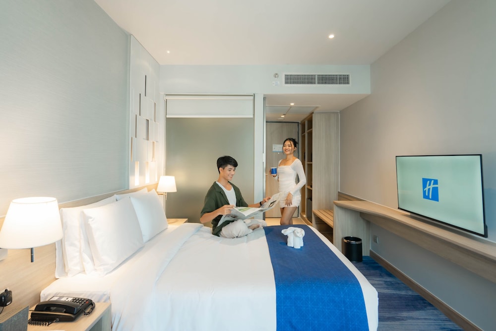 holiday inn express bangkok soi soonvijai by ihg