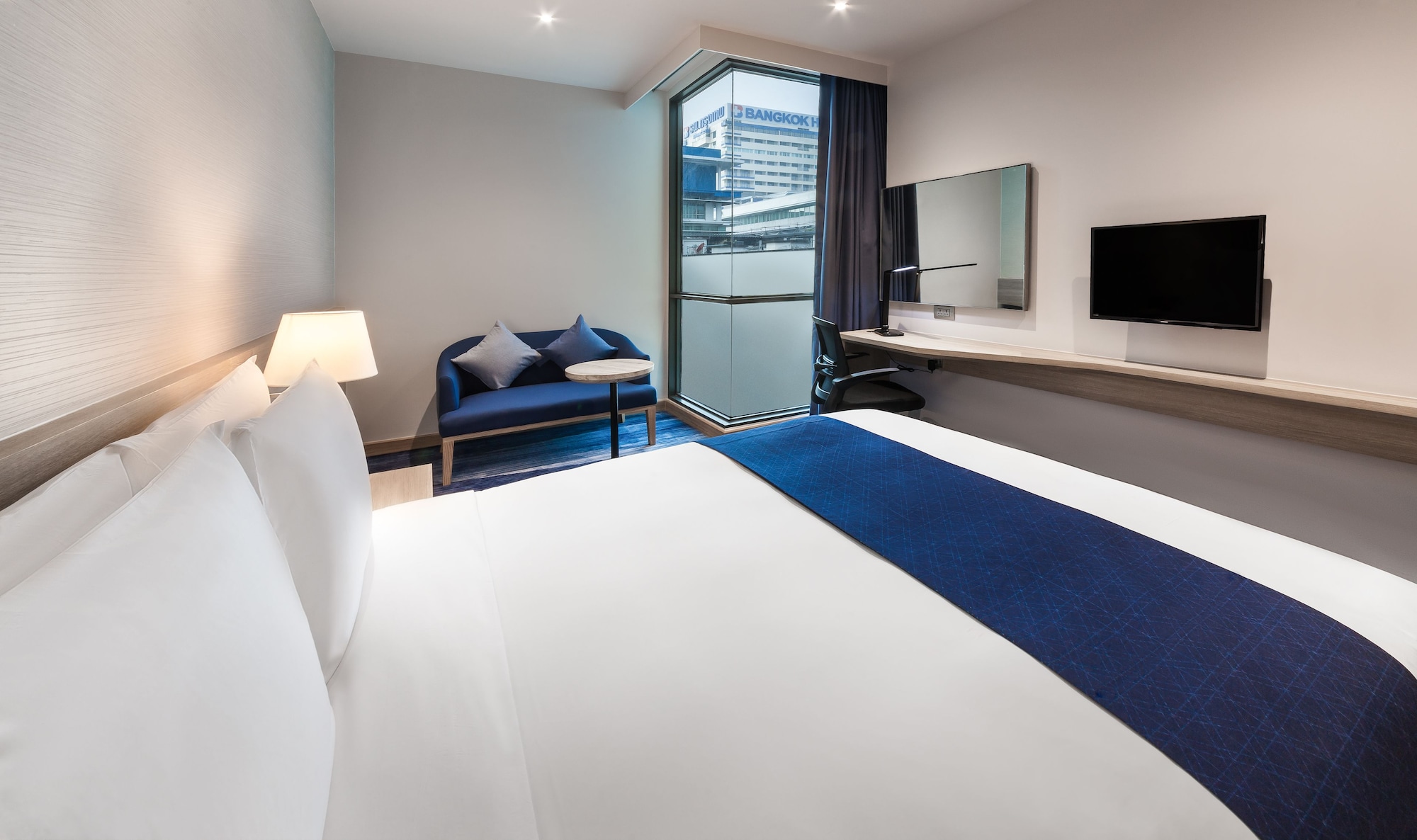 holiday inn express bangkok soi soonvijai by ihg