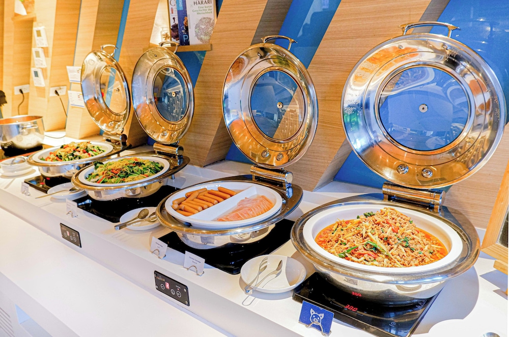 holiday inn express bangkok soi soonvijai by ihg