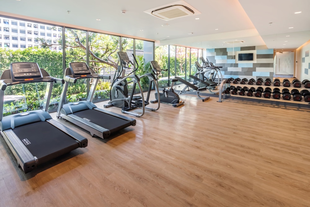 holiday inn express bangkok soi soonvijai by ihg