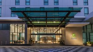 holiday inn express bangkok soi soonvijai by ihg