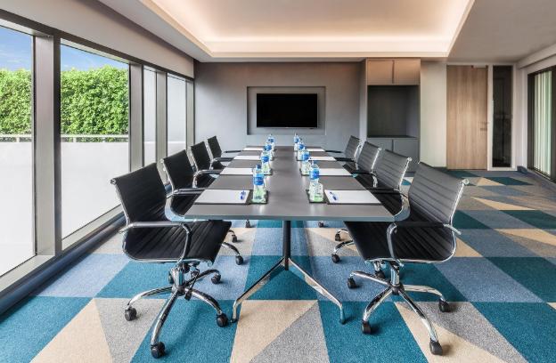 holiday inn express bangkok soi soonvijai by ihg