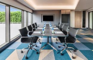 holiday inn express bangkok soi soonvijai by ihg