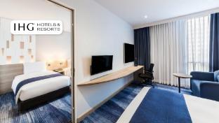 holiday inn express bangkok soi soonvijai by ihg