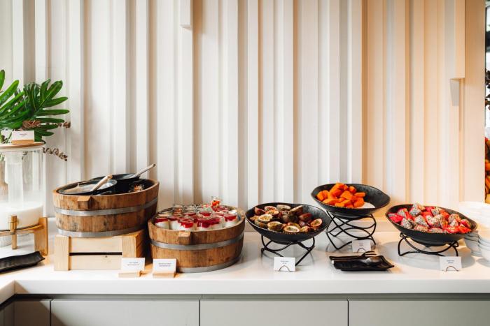 holiday inn express bangkok soi soonvijai by ihg