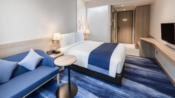 holiday inn express bangkok soi soonvijai by ihg