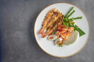 holiday inn express bangkok soi soonvijai by ihg