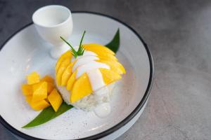 holiday inn express bangkok soi soonvijai by ihg