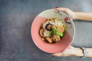 holiday inn express bangkok soi soonvijai by ihg