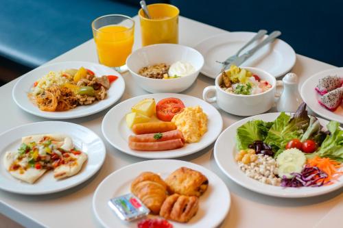 holiday inn express bangkok soi soonvijai by ihg