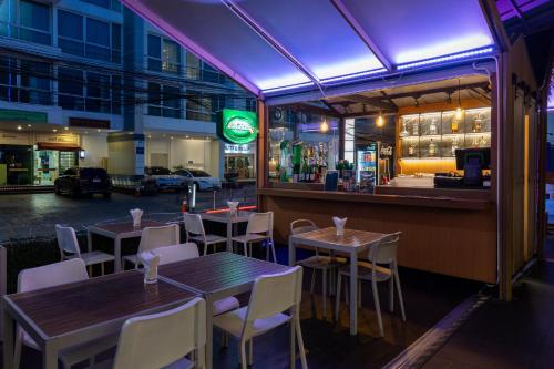 holiday inn express bangkok soi soonvijai by ihg