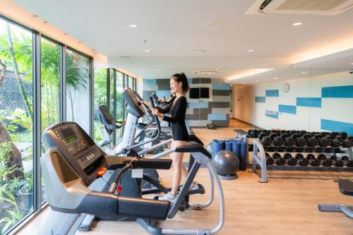 holiday inn express bangkok soi soonvijai by ihg