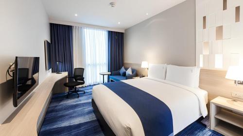 holiday inn express bangkok soi soonvijai by ihg