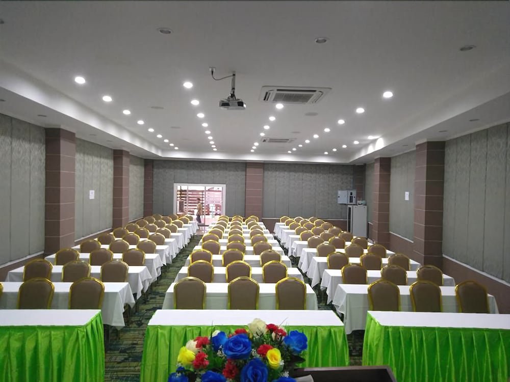 May Flower Grand Hotel Korat,Near Maha Weerawong National Museum,3 star