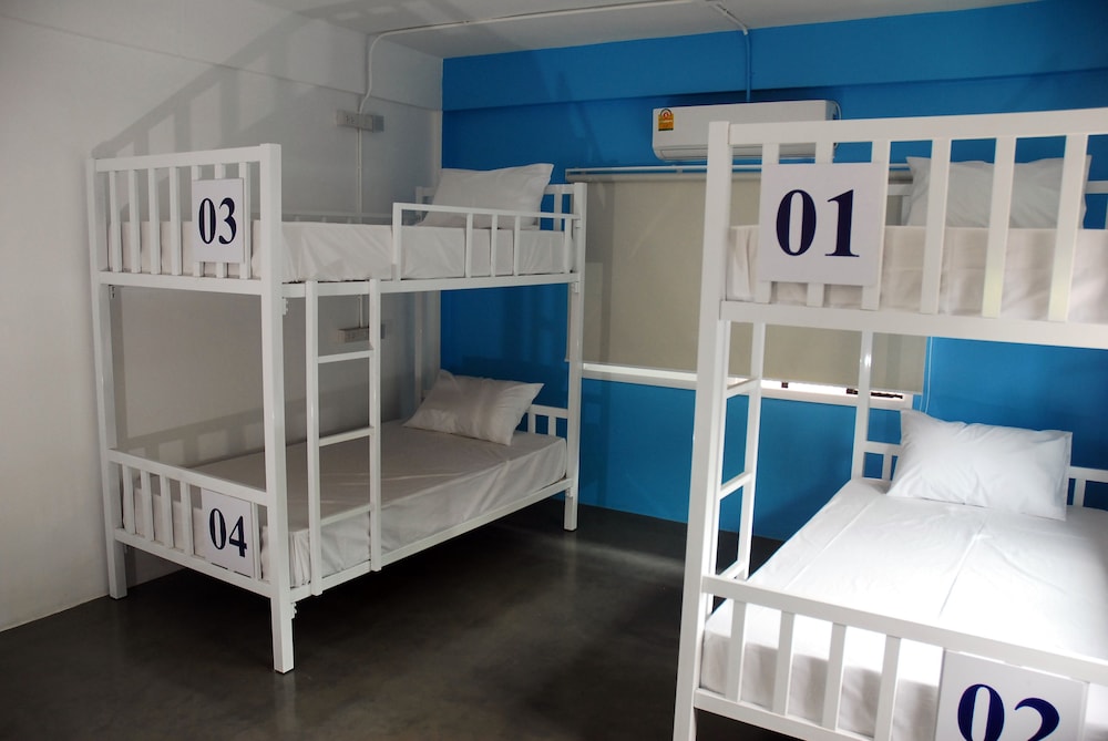 the art hostel bangkok
