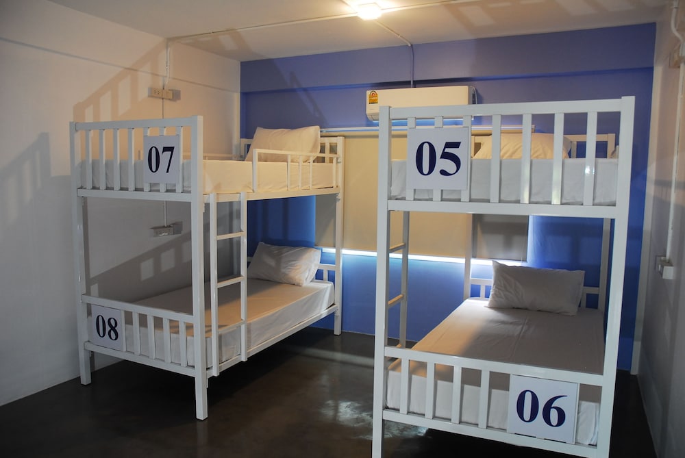 the art hostel bangkok