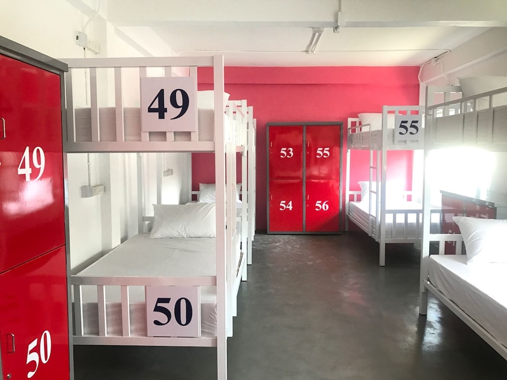 the art hostel bangkok