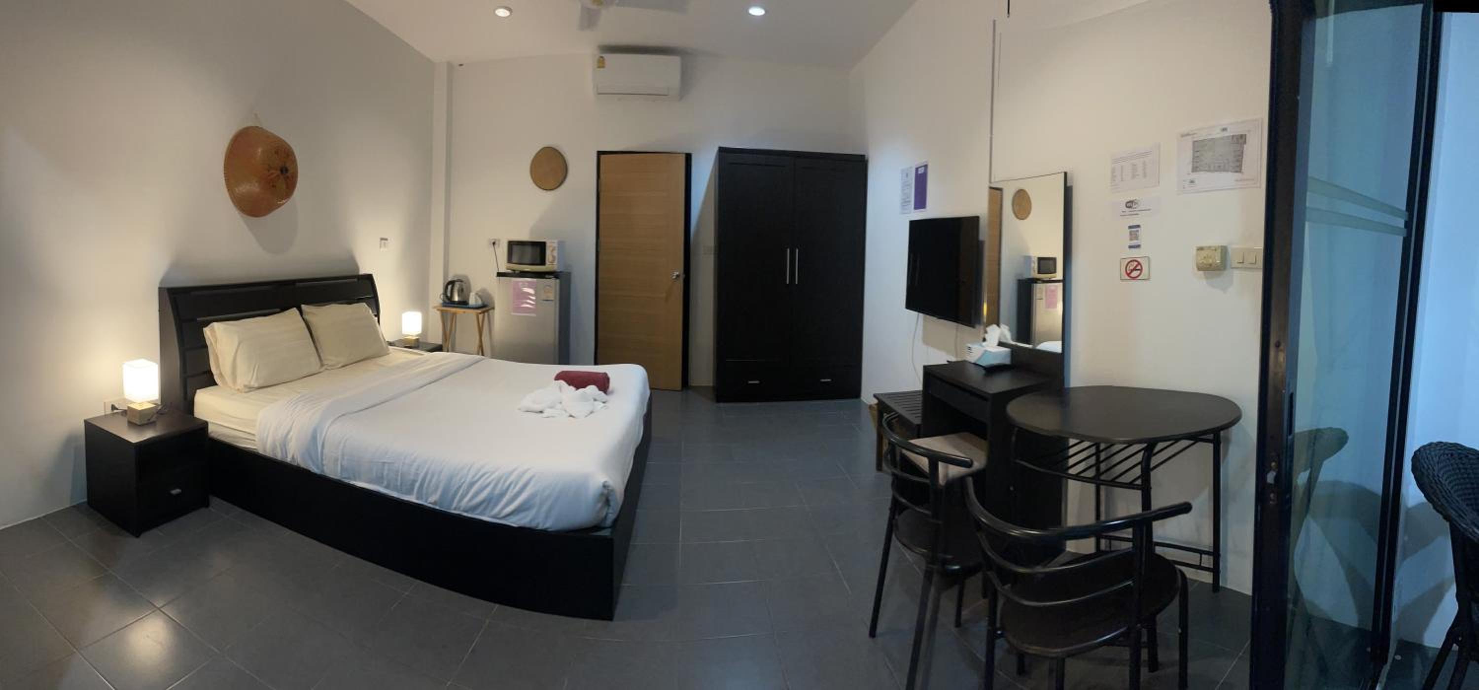 hotel lotus bleu