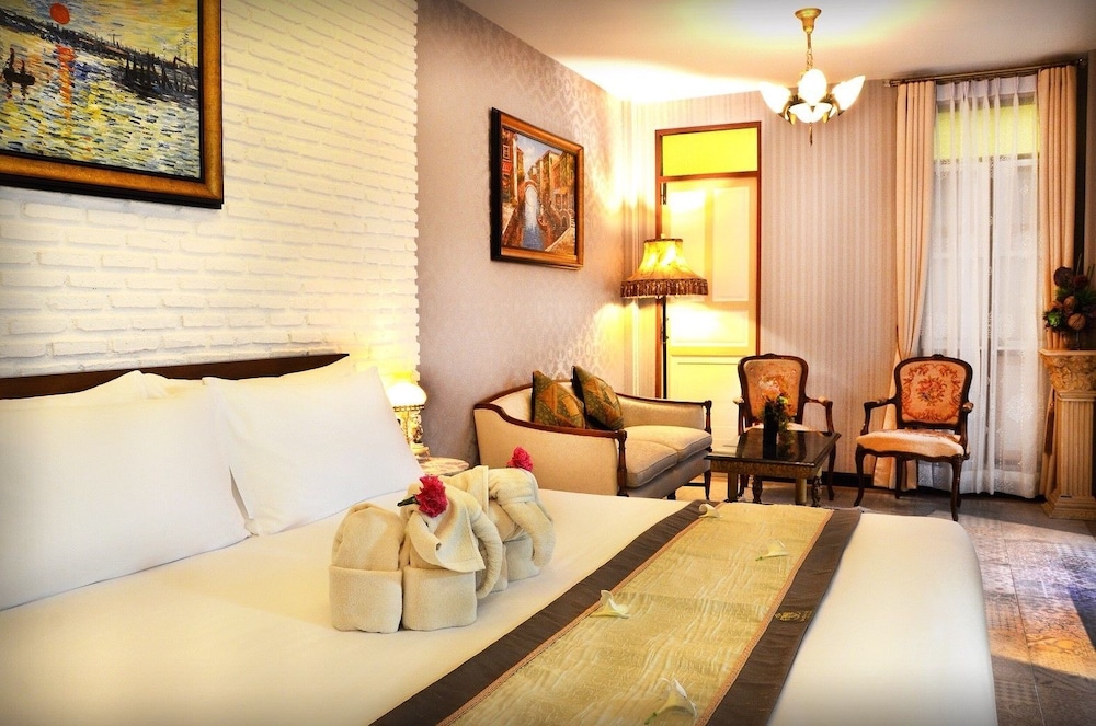 chuchai buri sri amphawa