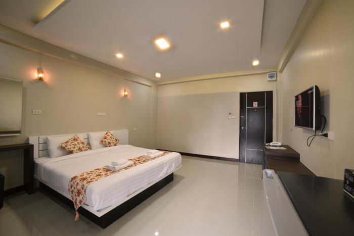 gold airport suites