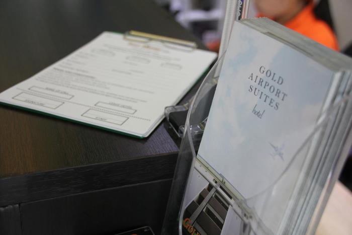 gold airport suites
