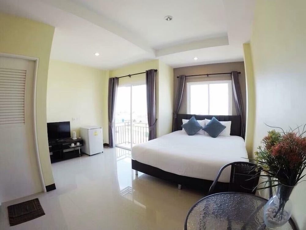 baan yooyen hua hin 57