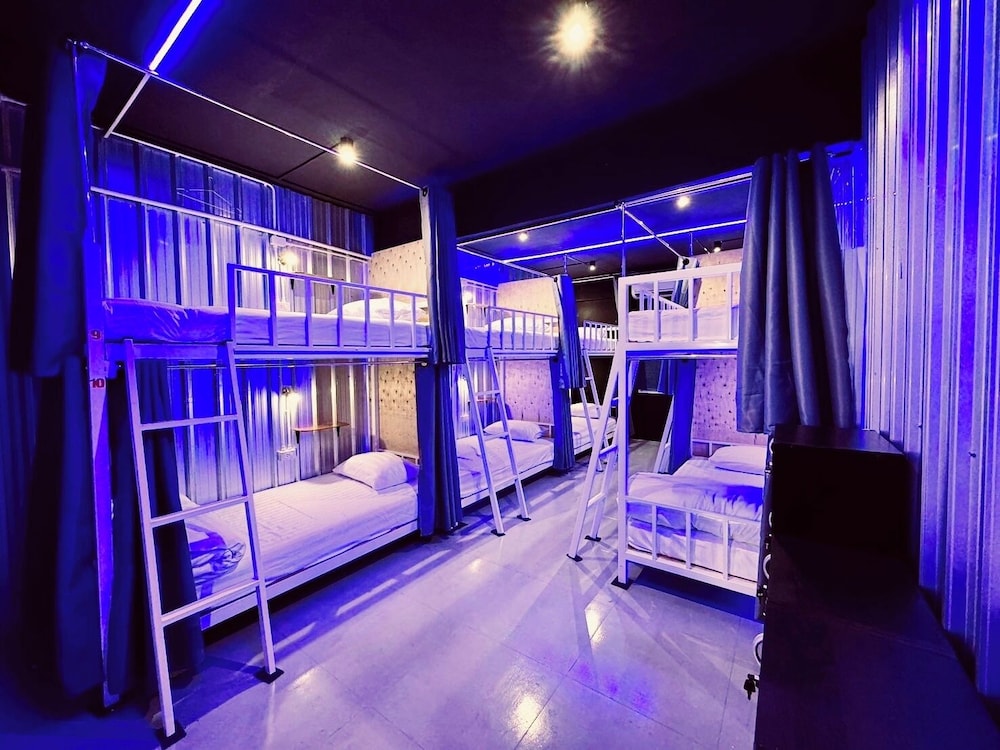 the lab sleep hostel